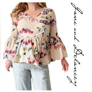 Jane & Delancey Boho Cream Floral 3/4 Bell Sleeve Blouse Size XS